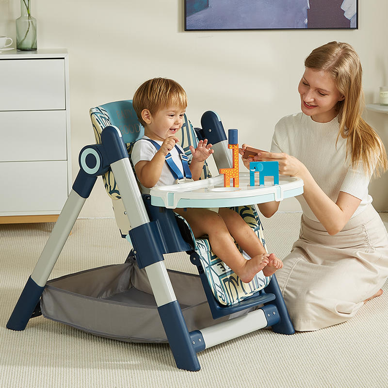 Multifunctional children's high chair, dining chair foldable with storage pocket